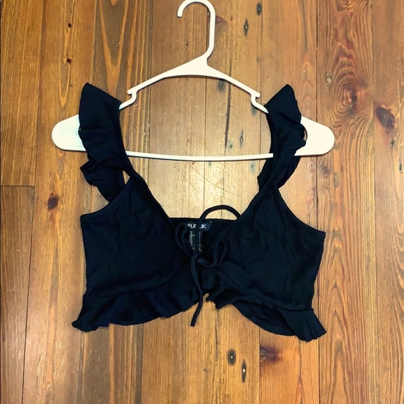 Forever 21 Tops - Black tie crop top